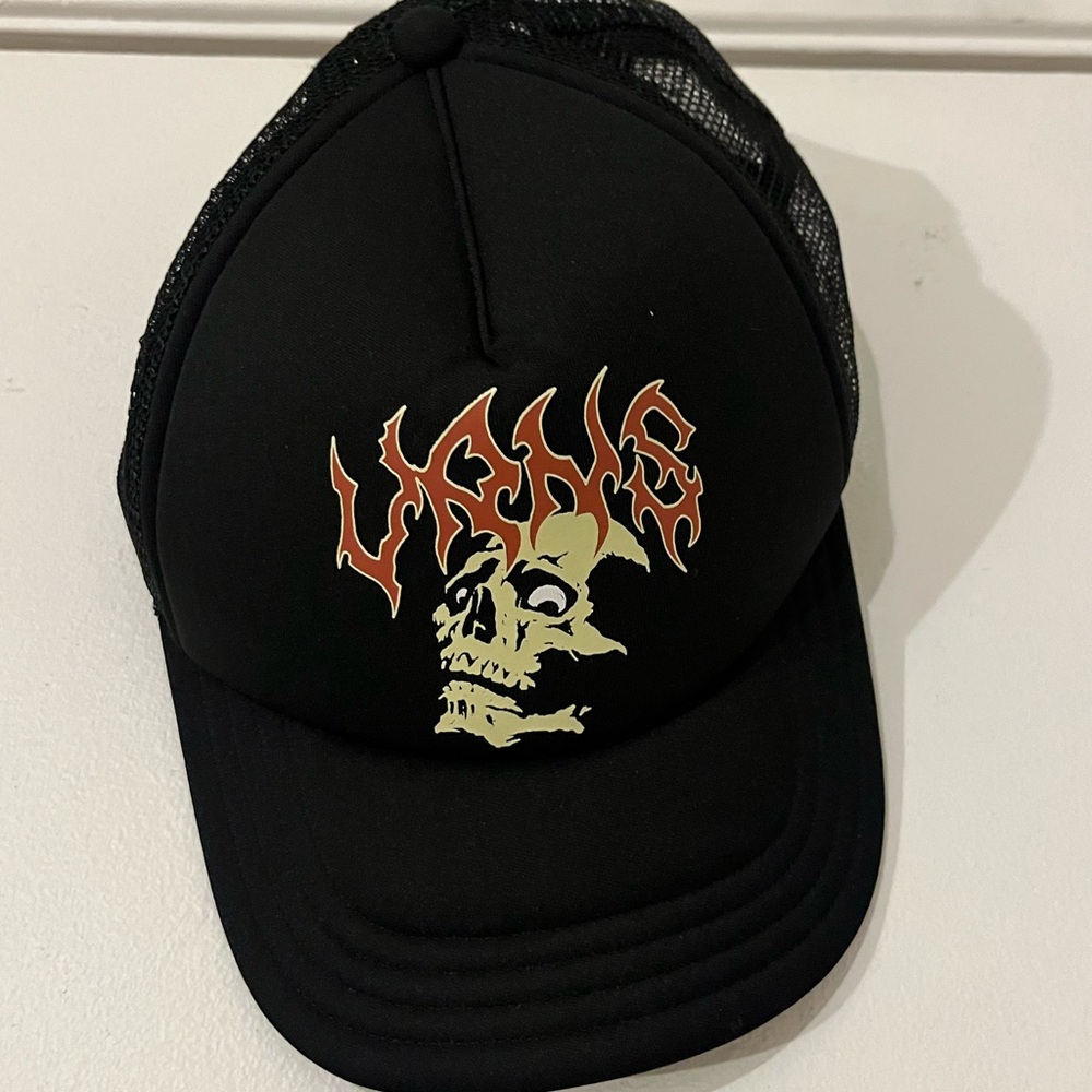 Vans Black Trucker Hat with Skull Design